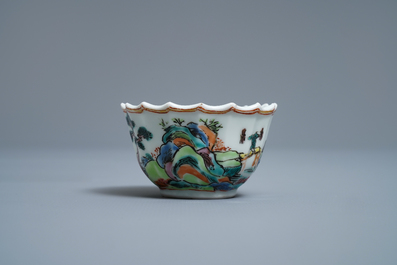 Une tasse et soucoupe en porcelaine de Chine famille rose &agrave; d&eacute;cor de p&ecirc;cheurs, Yongzheng