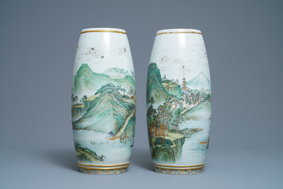 A pair of Japanse Satsuma landscape vases, Meiji, 19th C.