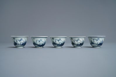 Une collection en porcelaine de Chine et Japon en bleu et blanc, Ming et apr&egrave;s
