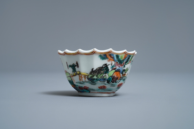 Une tasse et soucoupe en porcelaine de Chine famille rose &agrave; d&eacute;cor de p&ecirc;cheurs, Yongzheng