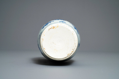 A Chinese blue and white garlic-neck bottle vase, Transitional period