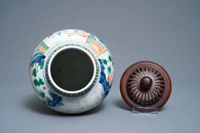 A Chinese wucai vase with wooden cover, Transitional period