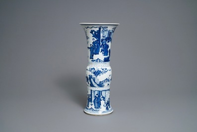 Een Chinese blauw-witte gu vaas met figuratief decor, Kangxi