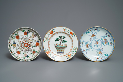 Five Chinese famille verte and doucai plates, Kangxi