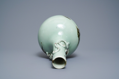 Een Chinese celadon vaas met koperrood decor, Qianlong merk en periode