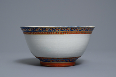 A Chinese Thai market Bencharong bowl, 19th C.