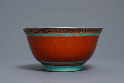 A Chinese Thai market Bencharong bowl, 19th C.