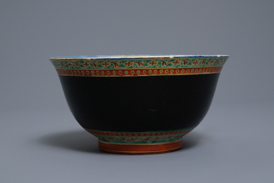 A Chinese Thai market Bencharong bowl, 19th C.