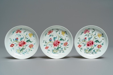 Un service &agrave; th&eacute; en porcelaine de Chine famille rose, Qianlong