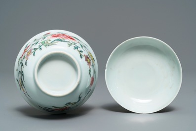Un service &agrave; th&eacute; en porcelaine de Chine famille rose, Qianlong