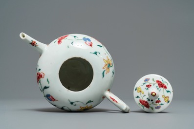 Un service &agrave; th&eacute; en porcelaine de Chine famille rose, Qianlong