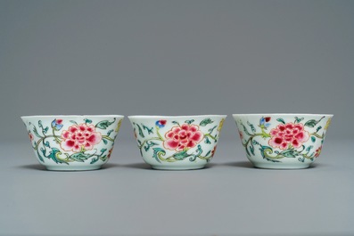 Un service &agrave; th&eacute; en porcelaine de Chine famille rose, Qianlong