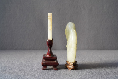 Deux pi&egrave;ces en jade c&eacute;ladon p&acirc;le sculpt&eacute;, Chine, Qing
