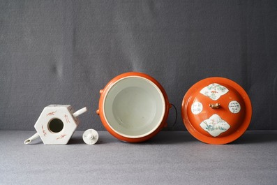 Two Chinese qianjiang cai bowls and a teapot and cover, 19/20th C.