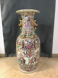 A large Chinese famille rose 'court scene' vase, 19th C.
