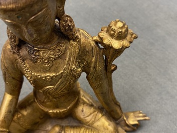 Deux mod&egrave;les de Tara en bronze dor&eacute;, Tibet ou Mongolie, 17/18&egrave;me