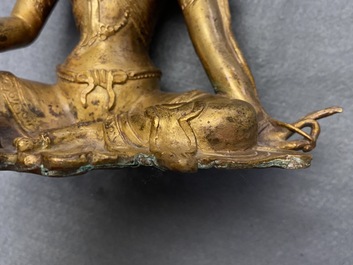 Deux mod&egrave;les de Tara en bronze dor&eacute;, Tibet ou Mongolie, 17/18&egrave;me