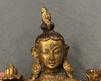 Deux mod&egrave;les de Tara en bronze dor&eacute;, Tibet ou Mongolie, 17/18&egrave;me