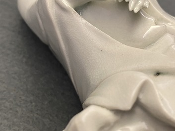 Une figure de Guanyin en porcelaine blanc de Chine, 18/19&egrave;me