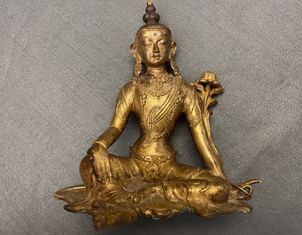 Deux mod&egrave;les de Tara en bronze dor&eacute;, Tibet ou Mongolie, 17/18&egrave;me