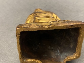 Une figure d'un Lama en bronze dor&eacute;, Sino-Tibet, 19&egrave;me