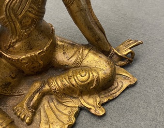 Deux mod&egrave;les de Tara en bronze dor&eacute;, Tibet ou Mongolie, 17/18&egrave;me