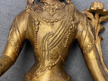 Deux mod&egrave;les de Tara en bronze dor&eacute;, Tibet ou Mongolie, 17/18&egrave;me