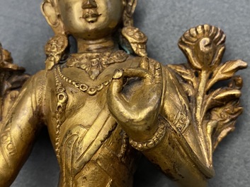 Deux mod&egrave;les de Tara en bronze dor&eacute;, Tibet ou Mongolie, 17/18&egrave;me