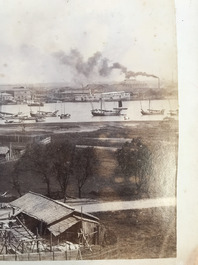 Un album de neuf photos argentiques dont une vue panoramique du Bund &agrave; Shanghai, Chine, dat&eacute; 1899