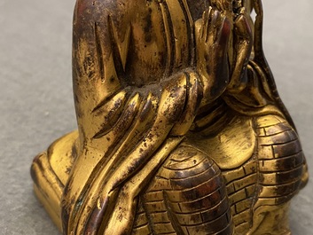 Une figure d'un Lama en bronze dor&eacute;, Sino-Tibet, 19&egrave;me