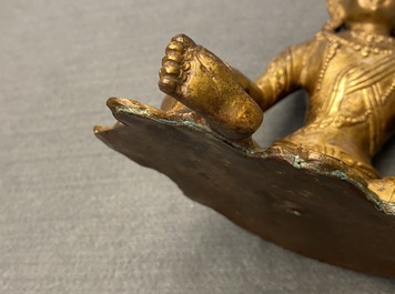 Deux mod&egrave;les de Tara en bronze dor&eacute;, Tibet ou Mongolie, 17/18&egrave;me