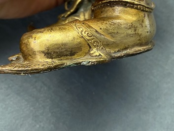 Deux mod&egrave;les de Tara en bronze dor&eacute;, Tibet ou Mongolie, 17/18&egrave;me