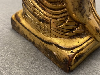 Une figure d'un Lama en bronze dor&eacute;, Sino-Tibet, 19&egrave;me