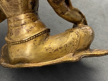 Deux mod&egrave;les de Tara en bronze dor&eacute;, Tibet ou Mongolie, 17/18&egrave;me