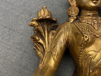 Deux mod&egrave;les de Tara en bronze dor&eacute;, Tibet ou Mongolie, 17/18&egrave;me