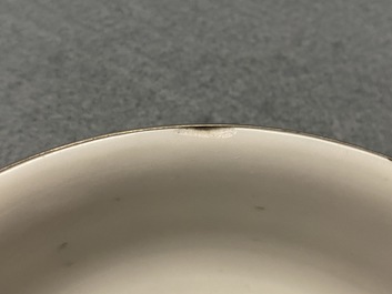 Een paar Chinese blauw-witte 'Bleu de Hue' dekselkommen voor de Vietnamese markt, 19e eeuw