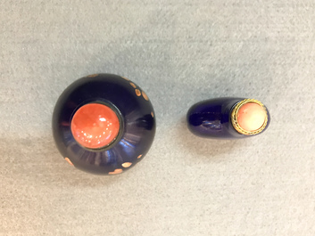 Two Chinese sapphire-blue aventurine-glass snuff bottles, 18/19th C.