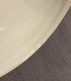 Een Chinese famile rose dekselkom met decor van het lentefestival, Guangxu merk, 19/20e eeuw