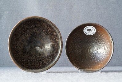 Deux bols en gr&egrave;s porcelaineux de type jianyao &agrave; &eacute;mail 'fourrure de li&egrave;vre' et brun, Song