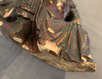 Une figure de Guan Yu en bois laqu&eacute; et dor&eacute;, Chine, Ming