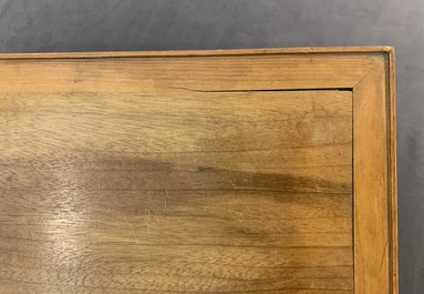 Deux plateaux et un socle en bois sculpt&eacute;, Chine, 18/19&egrave;me