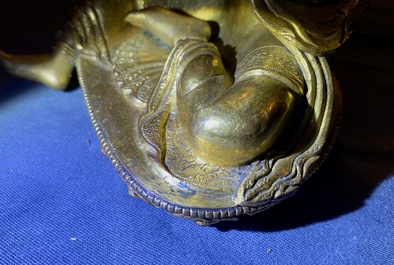 Une figure de Tara en bronze dor&eacute; incrust&eacute; de corail et turquoise, Sino-Tibet, 18&egrave;me