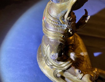Une figure de Tara en bronze dor&eacute; incrust&eacute; de corail et turquoise, Sino-Tibet, 18&egrave;me