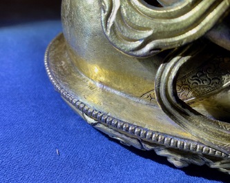 Une figure de Tara en bronze dor&eacute; incrust&eacute; de corail et turquoise, Sino-Tibet, 18&egrave;me
