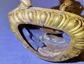 Une figure de Tara en bronze dor&eacute; incrust&eacute; de corail et turquoise, Sino-Tibet, 18&egrave;me