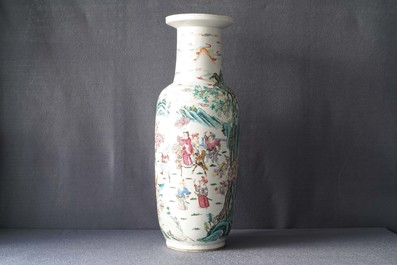 A Chinese famille rose rouleau vase, 19th C.