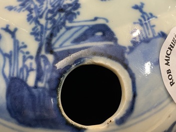 A Chinese blue and white lime pot for the Vietnamese market, Kangxi