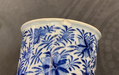 A Chinese blue and white beaker with cover, Kangxi