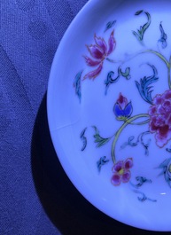 Un service &agrave; th&eacute; en porcelaine de Chine famille rose, Qianlong