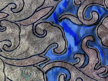 A Chinese gold-thread embroidered silk dragon wall tapestry, 19th C.